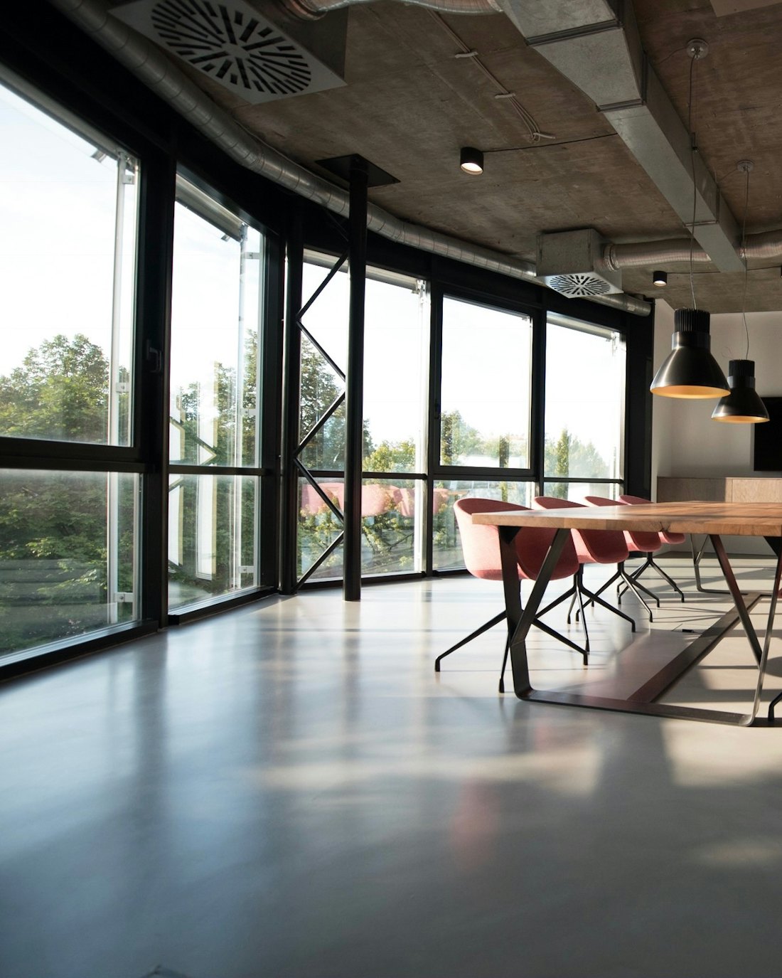 Modern law office interior in Nagpur used for infoflowhub legal consultations